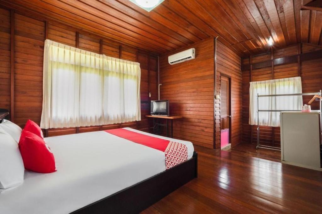 Oyo 1143 Phet Luran Thai Resort Kohchang Ко Чанг Экстерьер фото